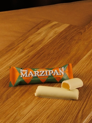 Марципановый батончик в белом шоколаде с облепихой, 40 гр
