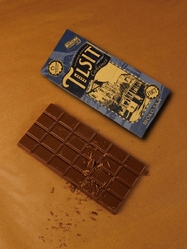 Шоколад молочный 35% Тильзит "Тильзитский трамвай", 100 гр