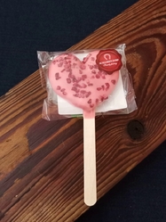Марципановое "мороженое" "Сердце" в розовом шоколаде с малиной, 30 гр