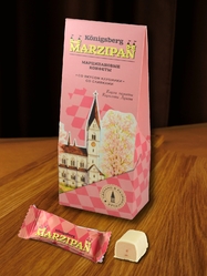 Марципановые конфеты в белом шоколаде со вкусом клубники со сливками, 135 гр